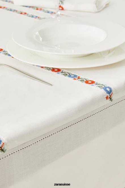 Zara accessoires P66V1662 unisexe nappe en coton brodée blanc