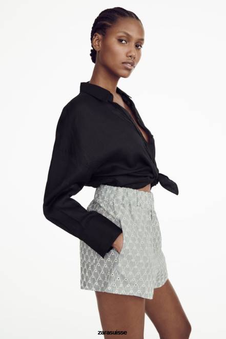 Zara vêtements P66V613 femmes short à œillets brodés écru/bleu