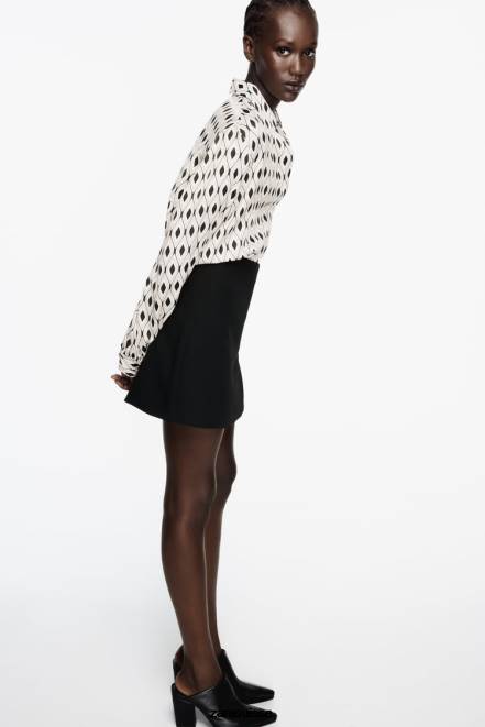 Zara vêtements P66V331 femmes chemise en satin à imprimé géométrique écru/noir
