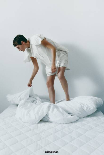 Zara vêtements P66V828 femmes haut à broderies contrastantes blanc