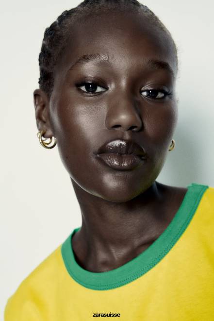 Zara vêtements P66V473 femmes t-shirt avec texte jaune